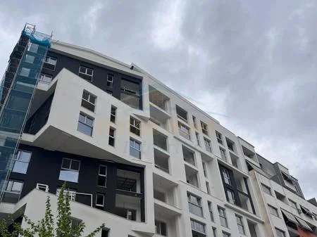 Tirane, shitet apartament 2+1+Ballkon Kati 3, 97 m² 140.000 € (Unaza e Re, Bulevardi Migjeni)