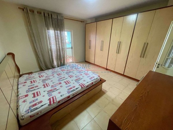 Tirane, jepet me qera apartament 2+1+Ballkon Kati 2, 100 m² 750 € (Komuna e Parisit)