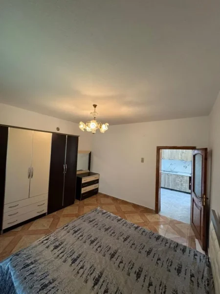 Tirane, jepet me qera apartament 1+1 Kati 1, 350 € 