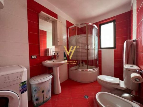 Tirane, jepet me qera apartament 1+1+Ballkon Kati 5, 67 m² 450 € (XHAMLLIK)