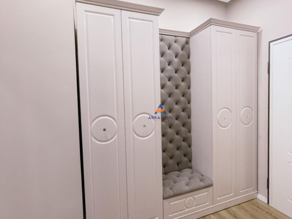 Tirane, jepet me qera apartament 2+1+Ballkon Kati 2, 130 m² 1.000 € (PAZARI I RI)