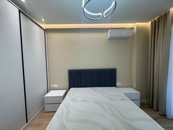 Tirane, jepet me qera apartament 2+1 , 120 m² 700 € 