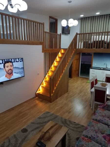 Tirane, jepet me qera apartament 2+1 Kati 5, 110 m² 600 € (Rruga e Durresit, prane gjimnazit Qemal Stafa)