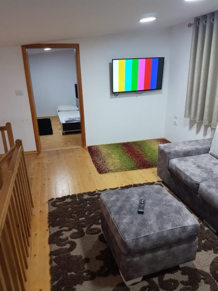 Tirane, jepet me qera apartament 2+1 Kati 5, 110 m² 600 € (Rruga e Durresit, prane gjimnazit Qemal Stafa)