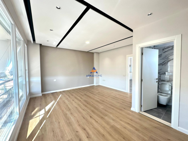 Tirane, shitet apartament 3+1+Ballkon Kati 6, 164 m² 260.000 € (XHAMLLIKU)