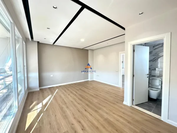Tirane, shitet apartament 3+1+Ballkon Kati 6, 164 m² 260.000 € (XHAMLLIKU)