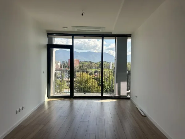 Tirane, jepet me qera zyre Kati 1, 93 m² 1.300 € (Lake View Rezidence)