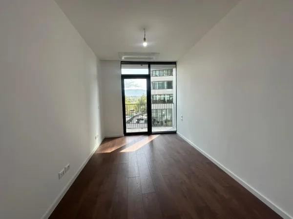 Tirane, jepet me qera zyre Kati 1, 93 m² 1.300 € (Lake View Rezidence)