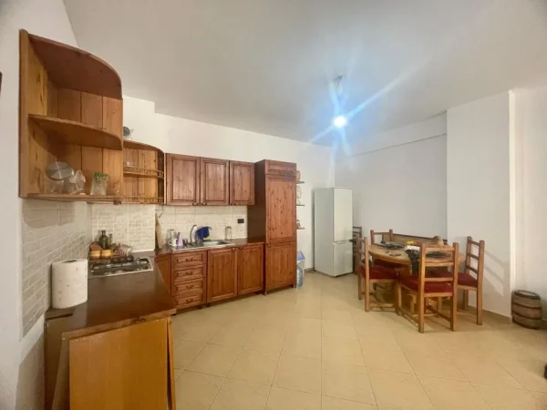 Shqiperi, shes apartament 1+1+Ballkon Kati 5, 83 m² 99.000 € 