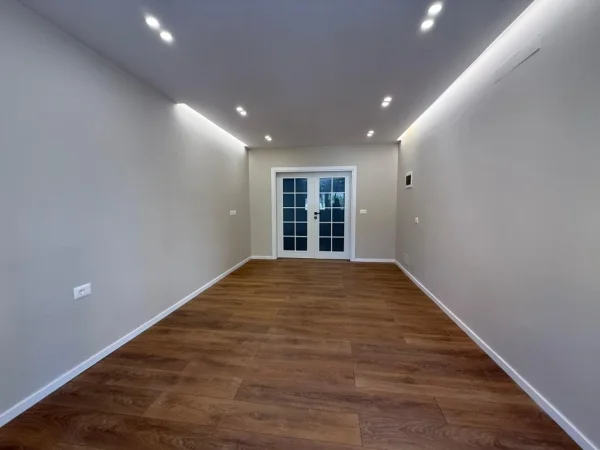 SHITET APARTAMENT 1+1 TEK RRUGA ELBASANIT