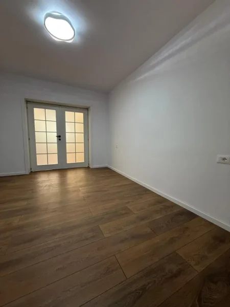 SHITET APARTAMENT 1+1 TEK RRUGA ELBASANIT
