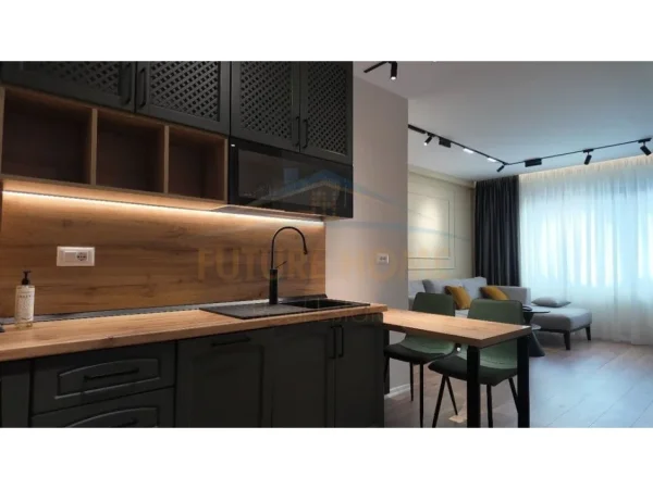 Tirane, jepet me qera apartament 2+1 Kati 3, 105 m² 1.250 € (Pazari i Ri)