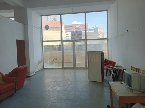 Tirane, shitet ambjent biznesi Kati 0, 145 m² 310.000 € (Astir, prane hotel Marinaj, Tirane)