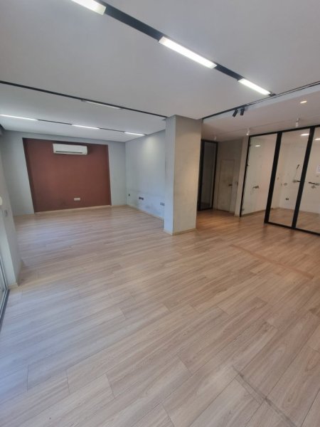 Tirane, jepet me qera zyre Kati 2, 106 m² 1.000 € (BLLOK)