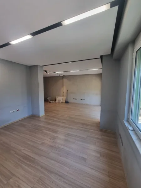 Tirane, jepet me qera zyre Kati 2, 106 m² 1.000 € (BLLOK)
