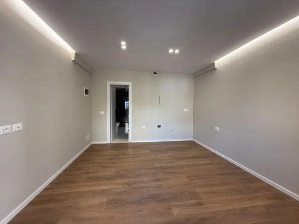 SHITET GARSONIERE TEK RRUGA ELBASANIT PRANE LICEUT