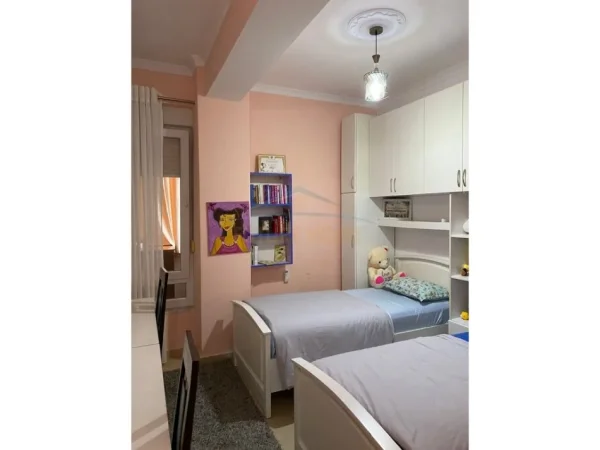 Tirane, shitet apartament 2+1 Kati 1, 124 m² 151.000 € (Fresku, Tiranë, pranë Restorant Fresku.)