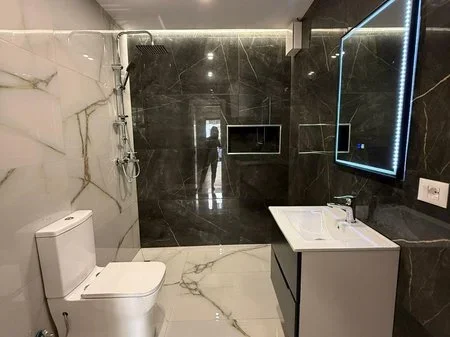 Tirane, shitet garsonier 1+1 Kati 1, 9.000.000 € 