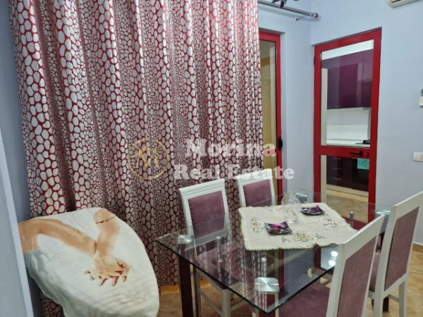 Tirane, jepet me qera apartament 3+1 Kati 4, 120 m² 800 € (Zogu i Zi)