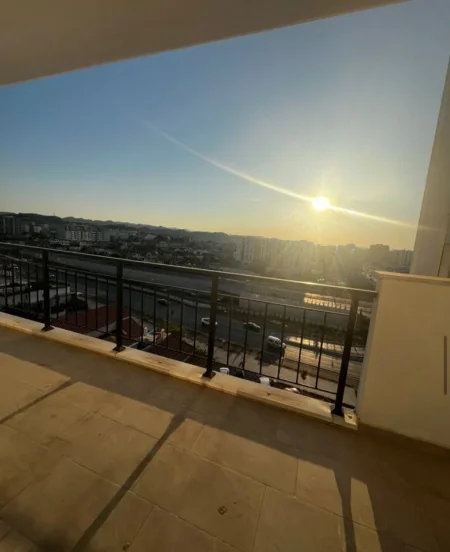 Tirane, shes apartament 2+1+Ballkon Kati 6, 83 m² 135.000 € (Sheshi Shqiponja, Tirane)