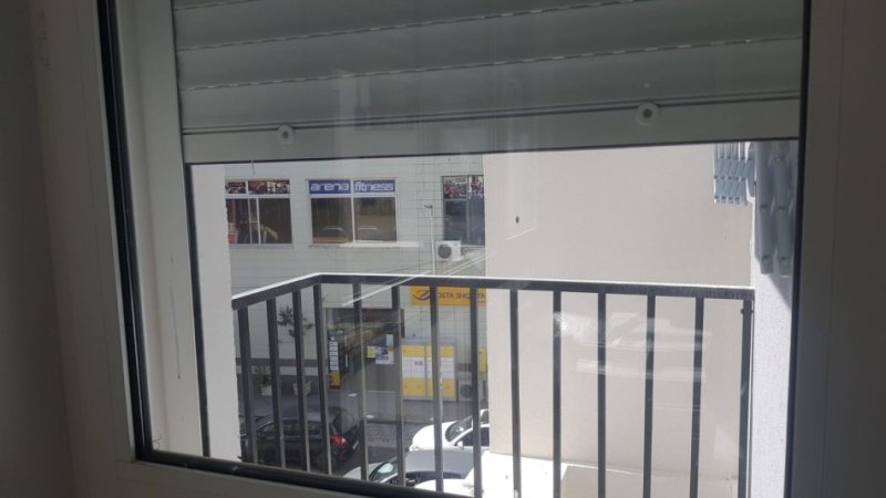Tirane,komuna e parisit, perballe Kika2, jepet me qera apartament 1+1+Ballkon Kati 2, 60 m² 620 € (Komuna e Parist)