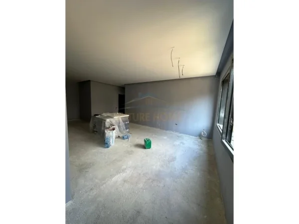 Tirane, shitet apartament 2+1+Ballkon Kati 4, 130 m² 286.000 € (Rruga Elbasanit, Tiranë, Xibrake ,Kompleksi Xheluks)