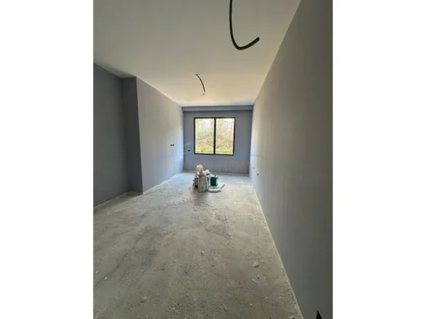 Tirane, shitet apartament 2+1+Ballkon Kati 4, 130 m² 286.000 € (Rruga Elbasanit, Tiranë, Xibrake ,Kompleksi Xheluks)