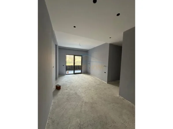 Tirane, shitet apartament 2+1+Ballkon Kati 4, 130 m² 286.000 € (Rruga Elbasanit, Tiranë, Xibrake ,Kompleksi Xheluks)