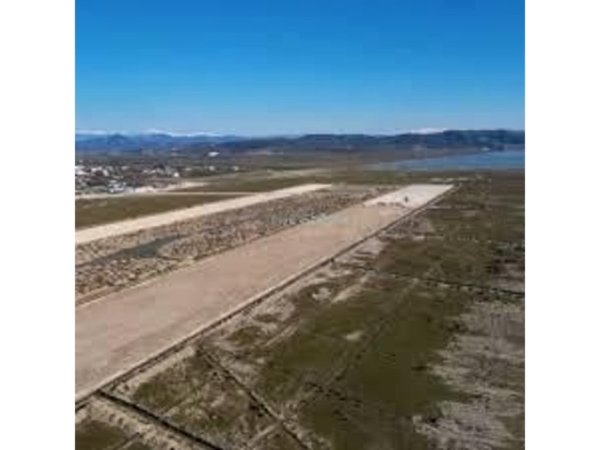 Vlore, shitet toke bujqesore , 26.000 m² 1.040.000 € (Aeroporti Vlores)