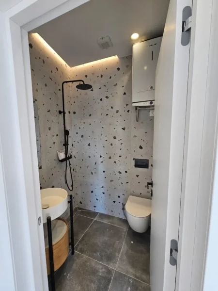 Tirane, jepet me qera zyre Kati 3, 114 m² 1.300 € 