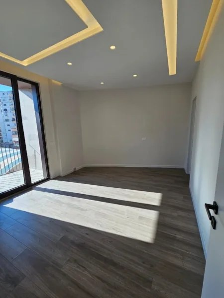 Tirane, jepet me qera zyre Kati 3, 114 m² 1.300 € 