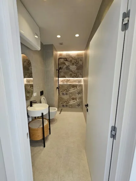 Tirane, jepet me qera zyre Kati 3, 114 m² 1.300 € 