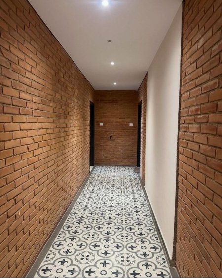 Tirane, jepet me qera apartament 1+1+Ballkon Kati 1, 75 m² 450 € (RRUGA E KAVAJES)