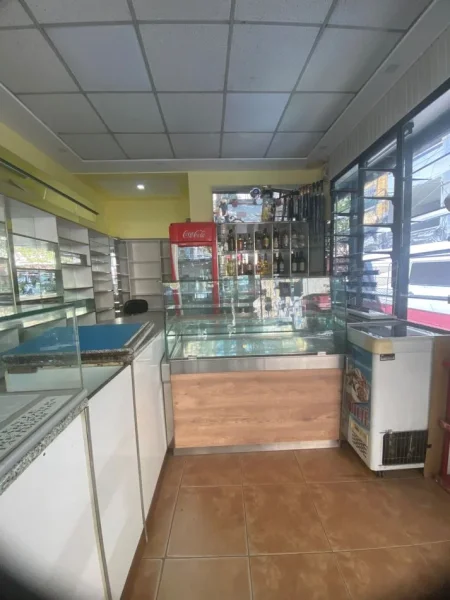Tirane, jepet me qera dyqan Kati 0, 32 m² 1.500 € 