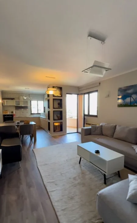 Tirane, shes apartament 2+1+Ballkon Kati 6, 165 m² 550.000 € (BLLOK)