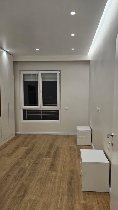 Tirane, shitet apartament 1+1+Ballkon Kati 8, 70 m² 195.000 € (KOMUNA E PARISIT)