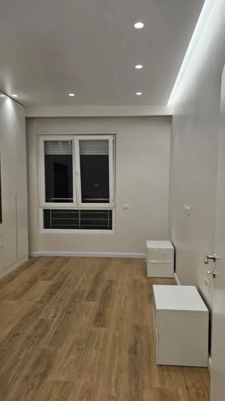 Tirane, shitet apartament 1+1+Ballkon Kati 8, 70 m² 220.000 € (KOMUNA E PARISIT)