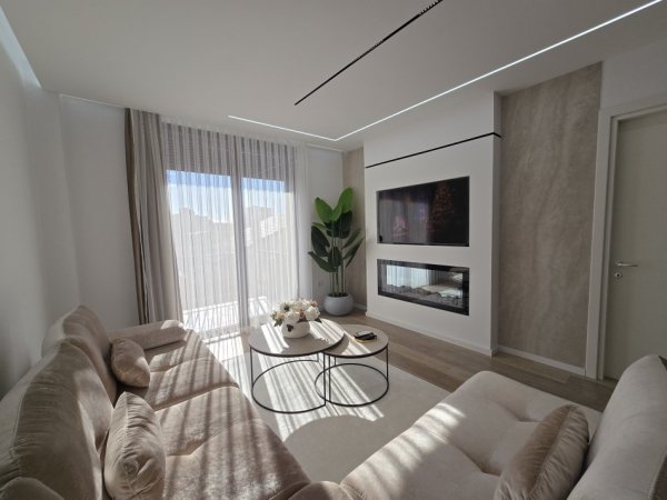 Tirane, jepet me qera apartament 1+1+Aneks+Ballkon Kati 3, 70 m² 850 € (Rruga Qemal Stafa)