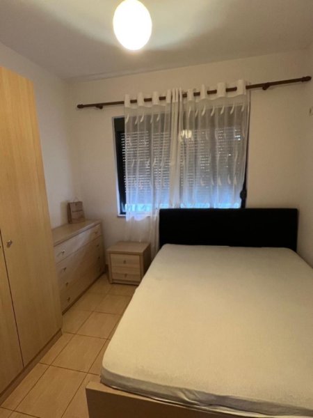 Tirane, jepet me qera apartament 2+1+Ballkon Kati 4, 100 m² 500 € (ASTIR)