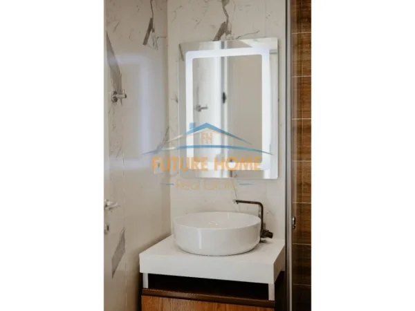 Tirane, jepet me qera apartament 2+1+Ballkon Kati 4, 104 m² 1.500 € (Myslym Shyri prane shkolles Sabaudin Gabrani)