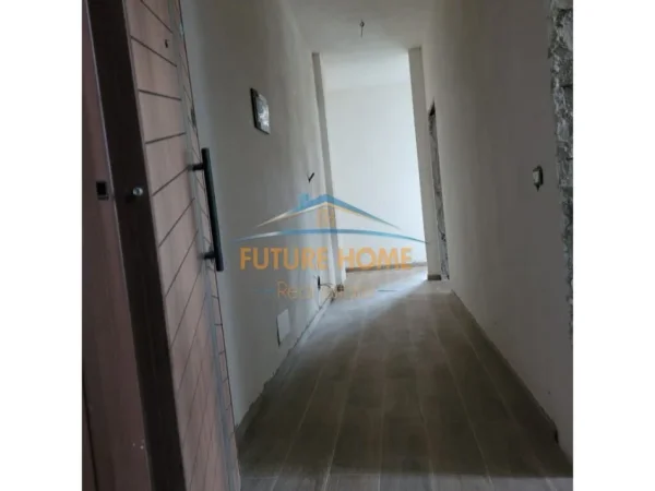 Tirane, shitet apartament 2+1+Ballkon Kati 2, 104 m² 156.000 € (Bulevardi i Ri, Tirane)