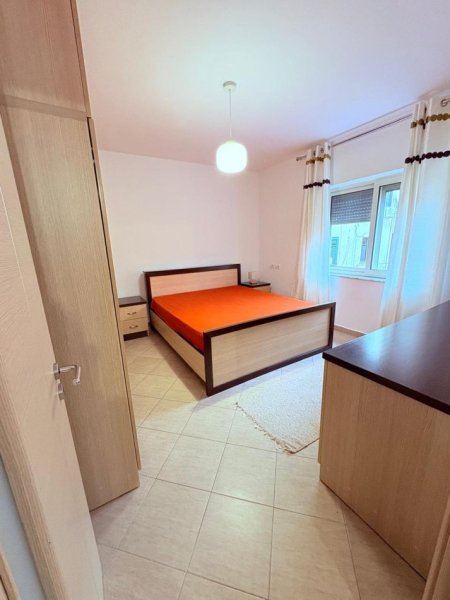 Tirane, jepet me qera apartament 1+1 Kati 3, 60 m² 500 € 