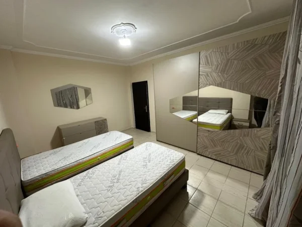 Tirane, jap me qera apartament 1+1+Ballkon Kati 2, 70 m² 500 € 