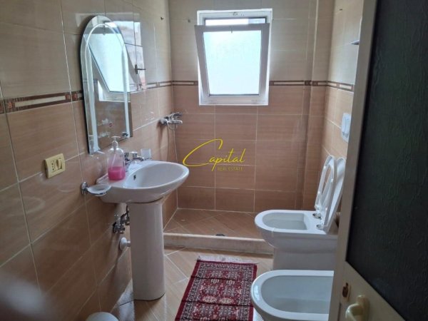 Tirane, jepet me qera apartament 1+1 Kati 4, 70 m² 500 € (21 DHJETORI)