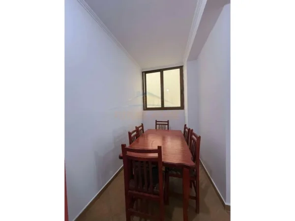 Tirane, shitet apartament 2+1+Ballkon Kati 7, 95 m² 127.000 € (Yzberisht)