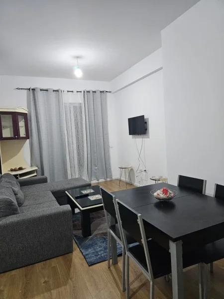 Tirane, jepet me qera apartament 1+1+Ballkon Kati 7, 45.000 Leke/Muaj 62 m² (Ali Dem, Rezidenca Kaimi)
