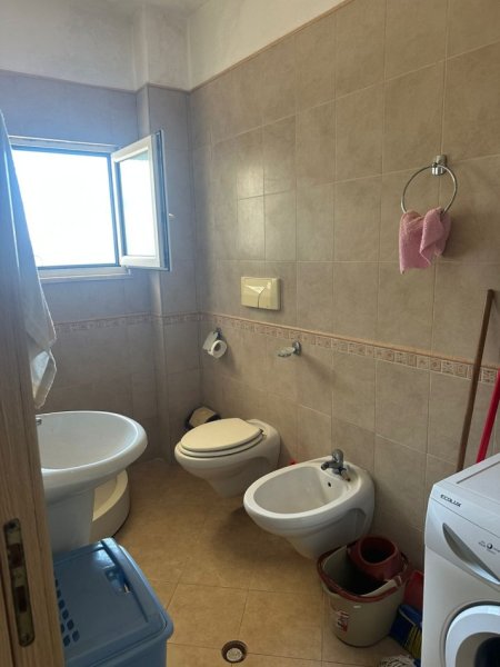 Durres, shitet apartament 1+1+Ballkon Kati 4, 62 m² 180.000 € (Kompleksi Teuta, Plazh)