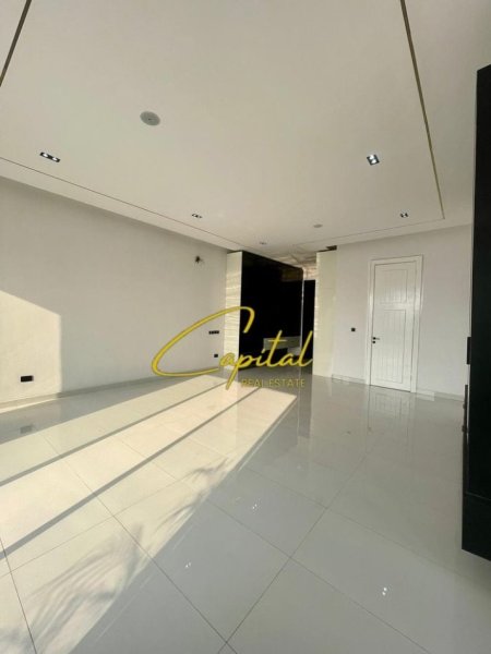 Tirane, jepet me qera ambjent biznesi Kati 0, 54 m² 700 € (BULEVARDI GJERGJ FISHTA)