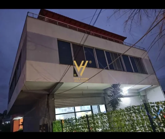 Tirane, jepet me qera ambjent biznesi Kati 2, 170 m² 800 € (MEZEZ)