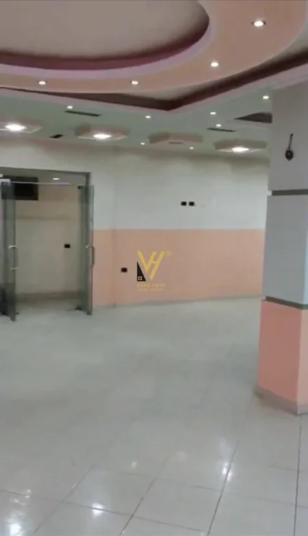 Tirane, jepet me qera ambjent biznesi Kati 2, 170 m² 800 € (MEZEZ)